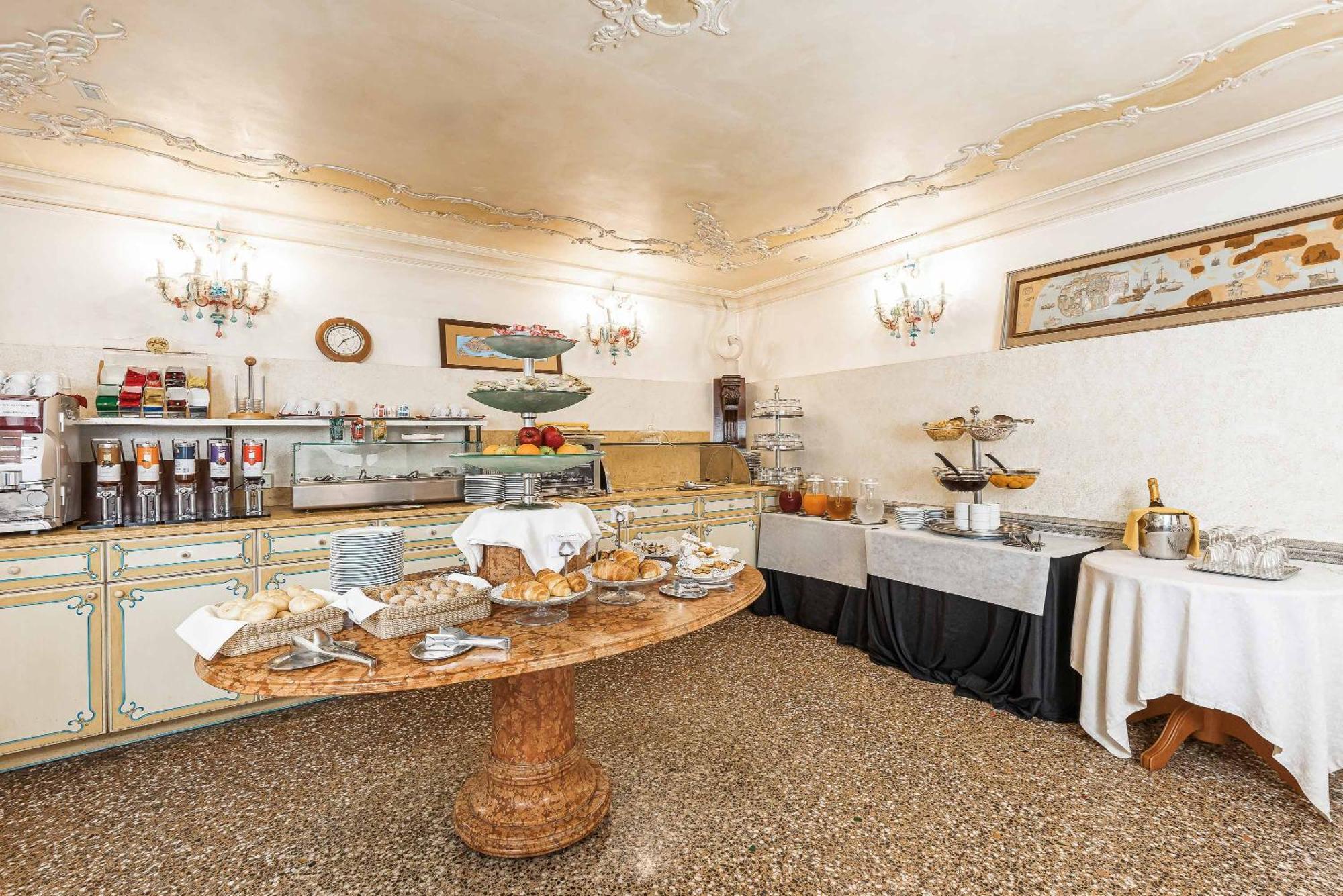 Hotel San Moise Venesia Bagian luar foto
