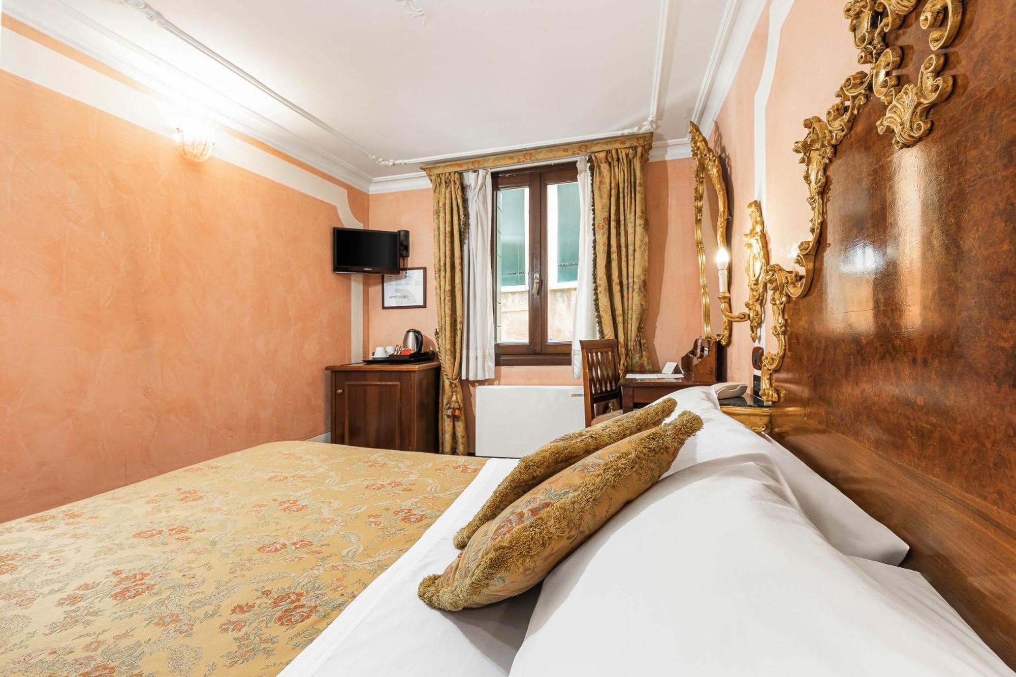 Hotel San Moise Venesia Bagian luar foto