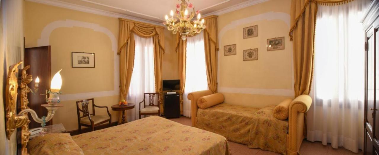 Hotel San Moise Venesia Bagian luar foto
