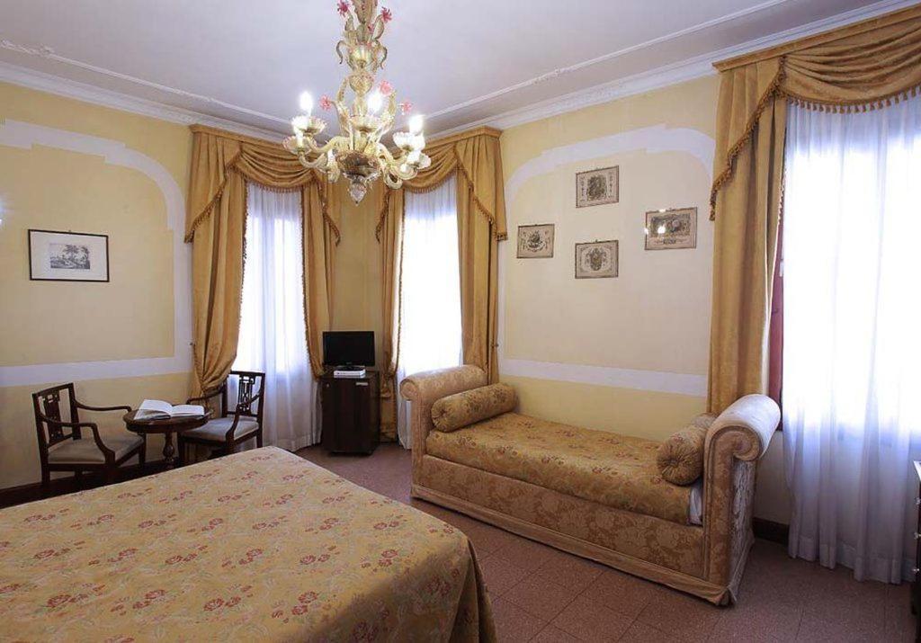 Hotel San Moise Venesia Bagian luar foto