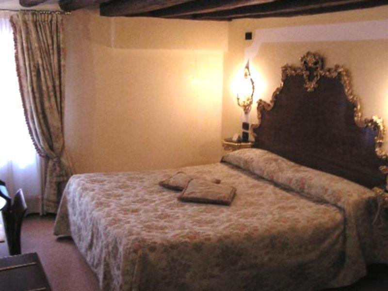 Hotel San Moise Venesia Bagian luar foto
