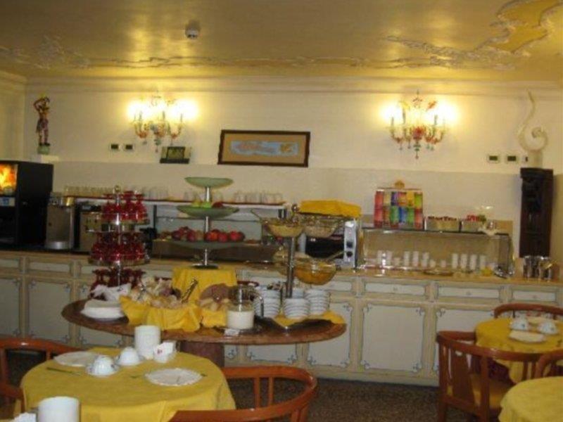 Hotel San Moise Venesia Bagian luar foto