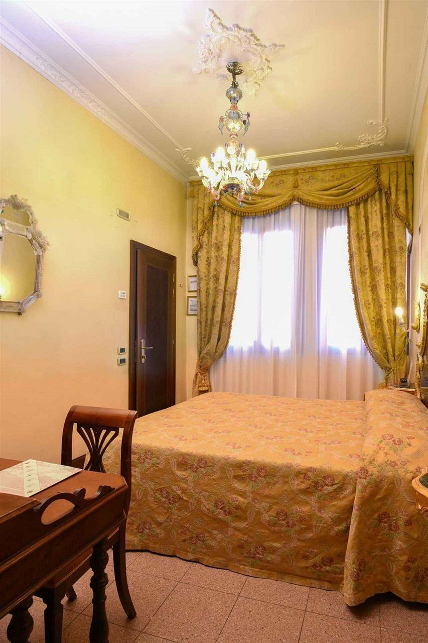 Hotel San Moise Venesia Bagian luar foto