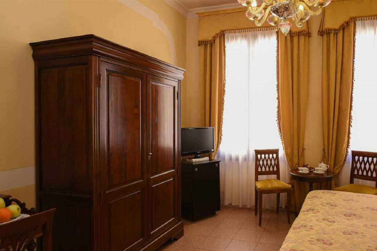 Hotel San Moise Venesia Bagian luar foto